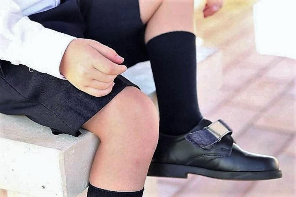 Zapatos escolares inadecuados podrían causar inflamación conocida como neuroma de Morton